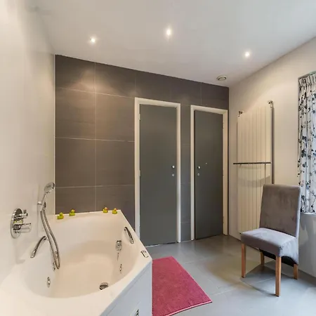 Mc Ghil Prázdninový dům