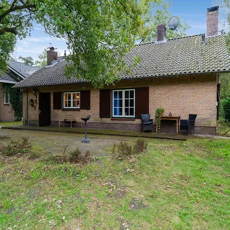 Mc Ghil Prázdninový dům *